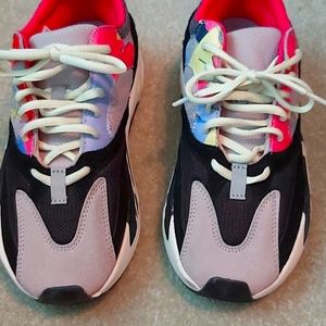 Size 6.5 - Yeezy Boost 700 EUC